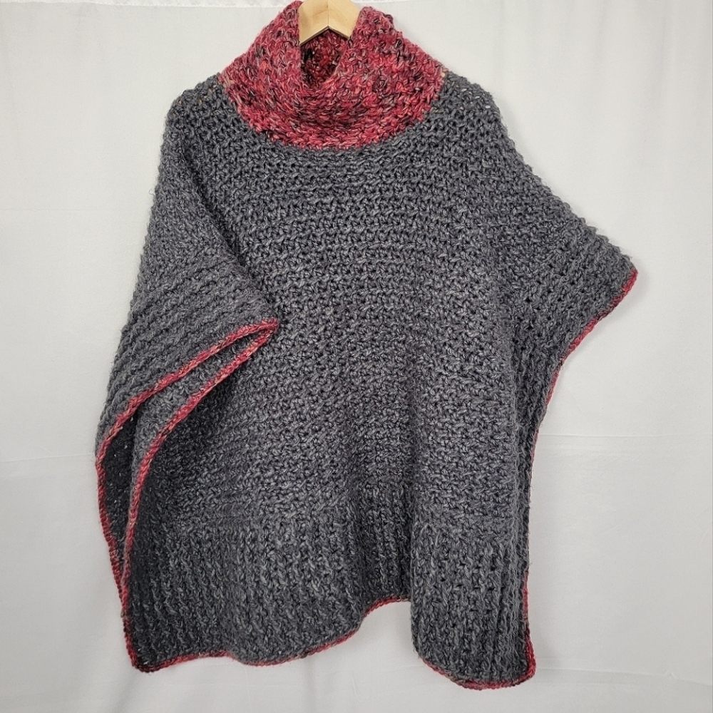 Knit Poncho Gray & Red